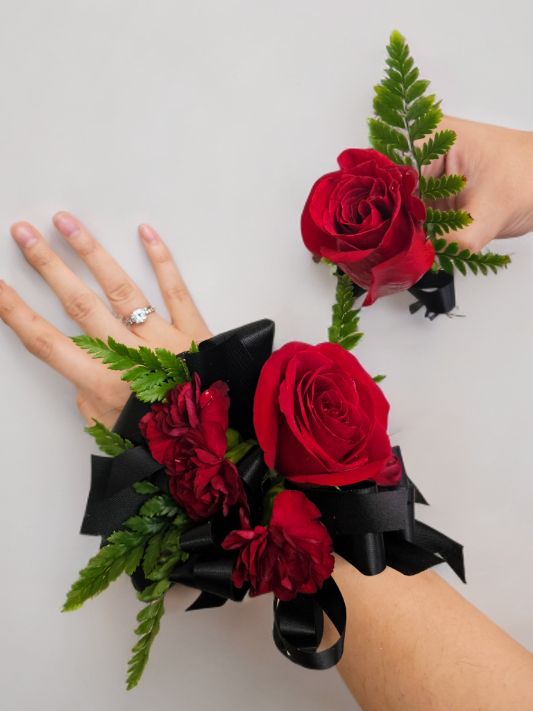 Corsage & Boutonniere set