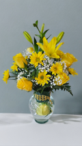 Sunshine bouquet in vase